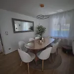 Maison Individuelle Avec Sa Piscine Privee Willa