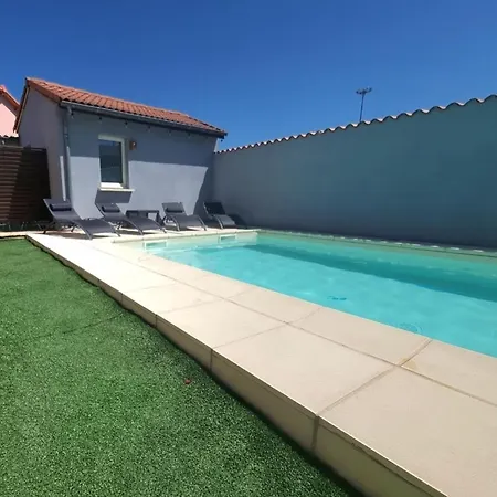 Maison Individuelle Avec Sa Piscine Privee