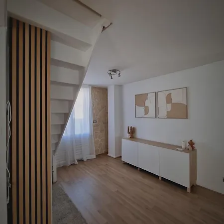 Villa Maison Individuelle Avec Sa Piscine Privee *