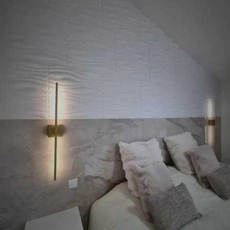 Maison Individuelle Avec Sa Piscine Et Son Jacuzzi Prives Villa *