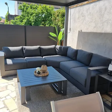 Вилла Maison Individuelle Avec Sa Piscine Et Son Jacuzzi Prives Клермон-Ферран